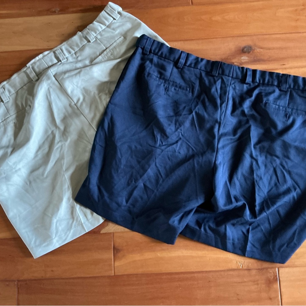 Oak Hill 2 pairs shorts Navy and khaki Shorts size 54 - Picture 2 of 3